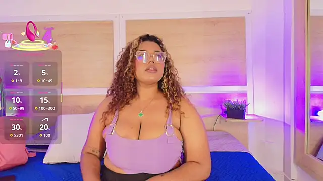 Snapshot of _nickypurple_ chatting on October 6, 6:49 pm nickypurple online show from October 6, 6:49 pm