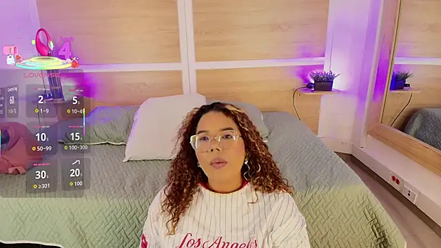 Snapshot of _nickypurple_ chatting on October 9, 7:12 pm nickypurple online show from October 9, 7:12 pm