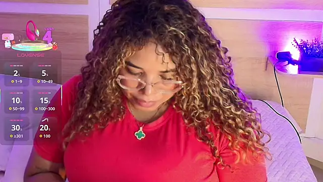 Snapshot of _nickypurple_ chatting on October 17, 7:05 pm nickypurple online show from October 17, 7:05 pm