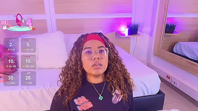 Snapshot of _nickypurple_ chatting on November 25, 7:14 pm nickypurple online show from November 25, 7:14 pm