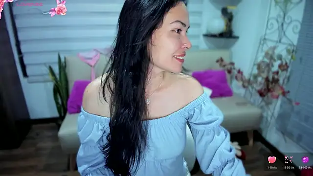 Lunlunera online show from October 31, 2:45 am