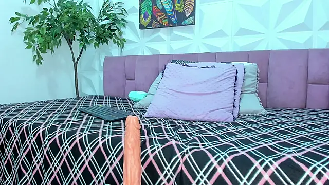 Hellen Sky online show from February 19, 10:20 pm