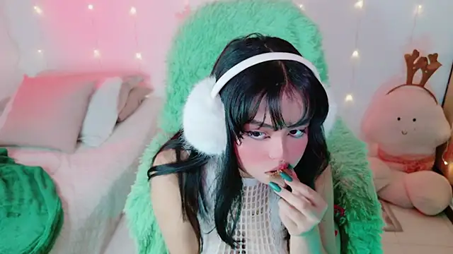 Snapshot of damn_that_booty chatting on December 8, 2:39 am damn that booty online show from December 8, 2:39 am