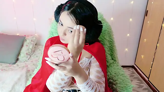 Snapshot of damn_that_booty chatting on December 15, 5:42 pm damn that booty online show from December 15, 5:42 pm