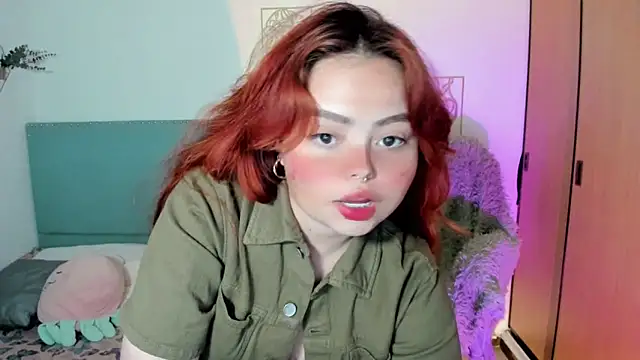 Snapshot of damn_that_booty chatting on November 23, 12:43 am damn that booty online show from November 23, 12:43 am