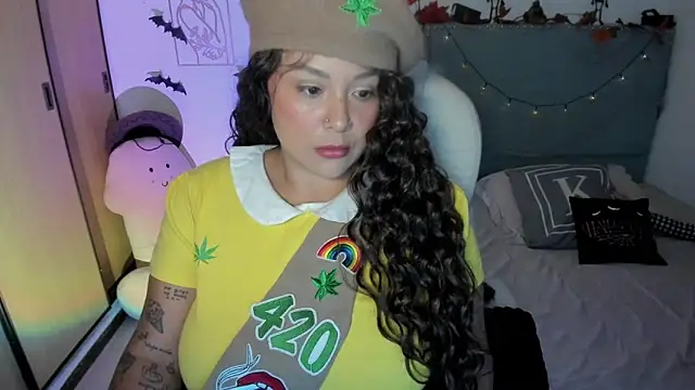 Snapshot of bigbooty-30 chatting on October 28, 11:29 pm bigbooty-30 online show from October 28, 11:29 pm