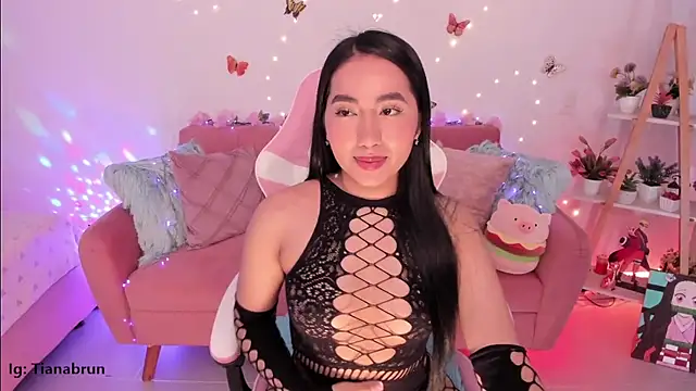 Snapshot of Zara_uwu_ chatting on September 14, 10:25 am Zara uwu online show from September 14, 10:25 am