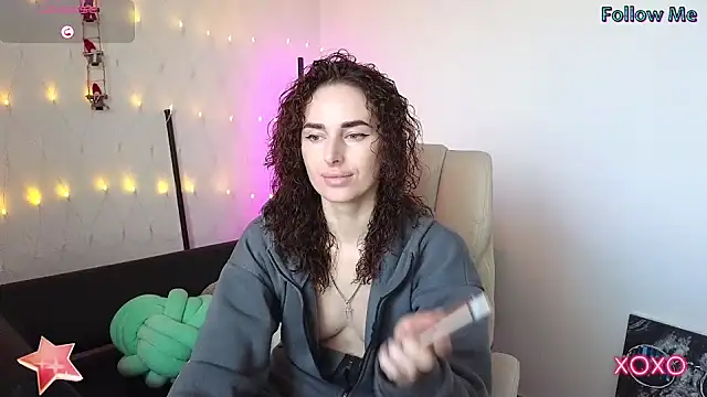 xx adrihanna xx online show from February 7, 6:45 am