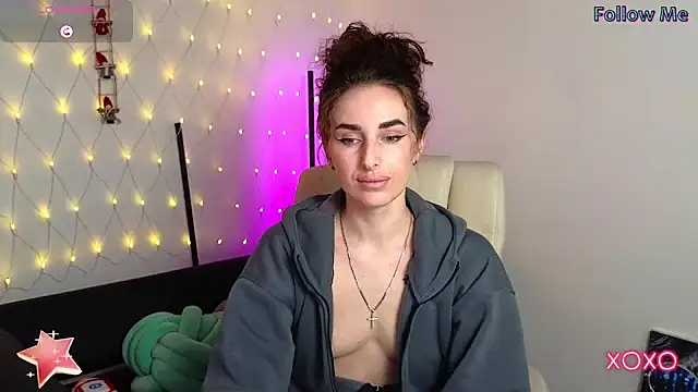 xx adrihanna xx online show from February 7, 5:40 pm