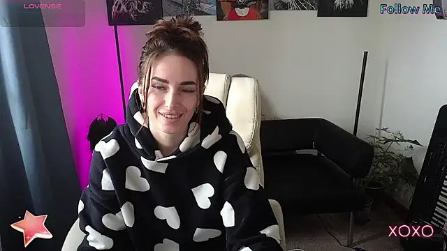 xx adrihanna xx online show from March 12, 6:40 am