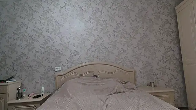 Snapshot of Alexandra_Meow chatting on December 18, 9:43 pm Alexandra Meow online show from December 18, 9:43 pm