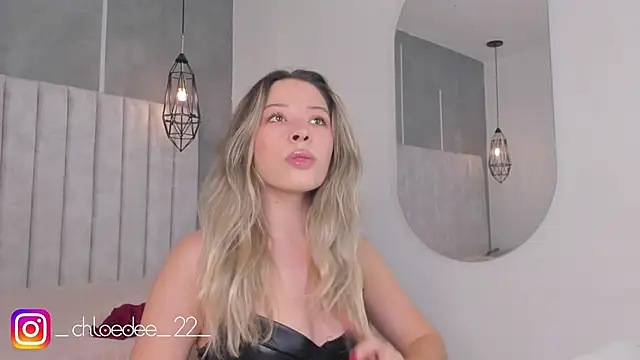 chloe d online show from February 3, 11:09 am