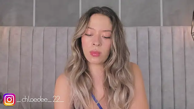 chloe d online show from March 12, 12:04 pm