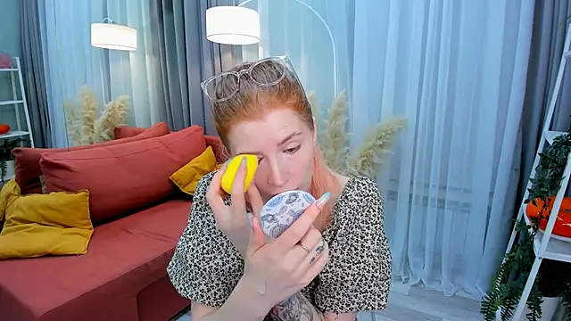 Mira  Blush online show from January 28, 1:49 pm