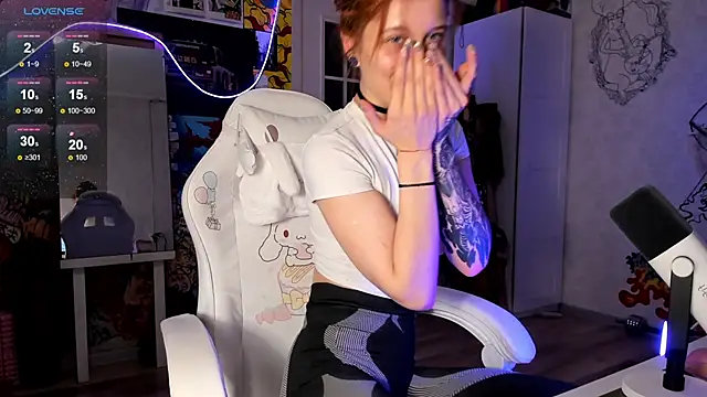 Sunny Mouse  online show from December 4, 4:05 pm