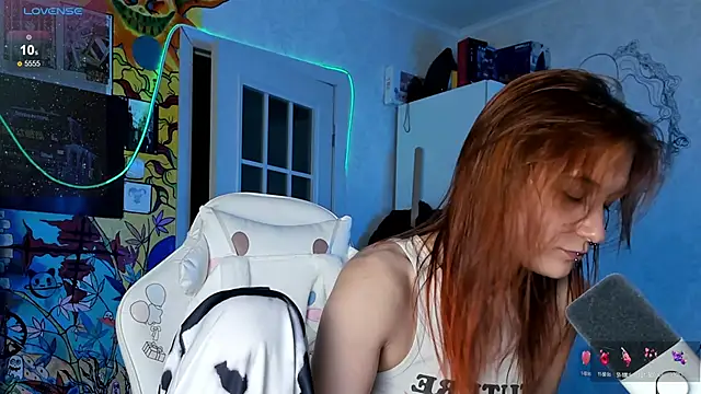 Sunny Mouse  online show from December 7, 1:40 pm