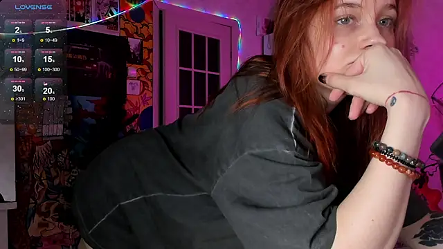 Sunny Mouse  online show from December 23, 1:24 pm