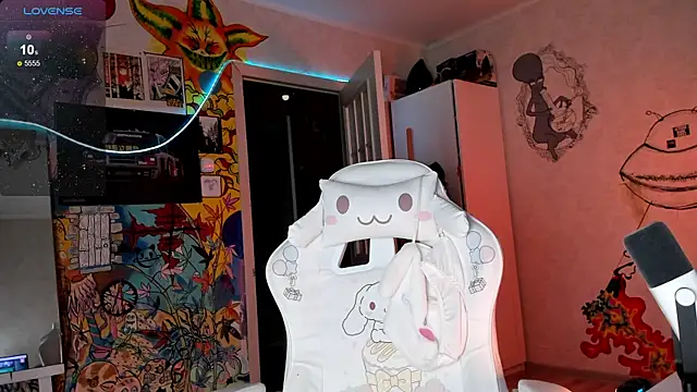 Sunny Mouse  online show from January 16, 9:19 pm