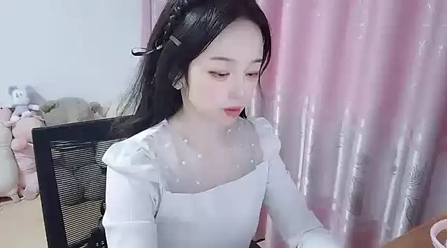 wwcc123 online show from March 8, 9:17 am