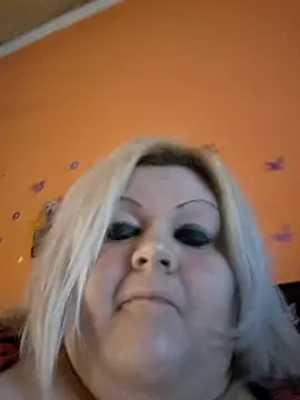 ducicsajsziii online show from November 22, 9:30 am