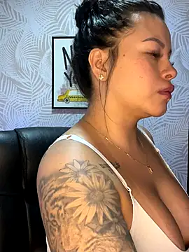 sexyyykloee online show from October 4, 7:23 pm