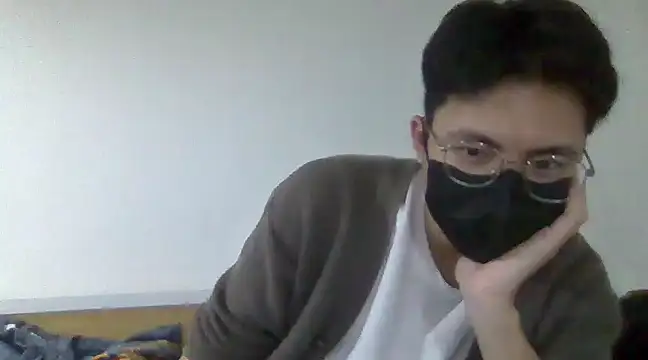 Gwencloudy online show from January 1, 1:27 pm