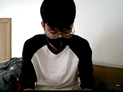 Gwencloudy online show from October 18, 8:37 am