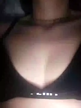 Snapshot of bruna_safadinhaa chatting on January 25, 10:29 am bruna safadinhaa online show from January 25, 10:29 am