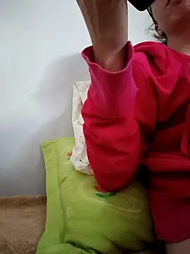 Snapshot of bruna_safadinhaa chatting on November 8, 3:45 pm bruna safadinhaa online show from November 8, 3:45 pm