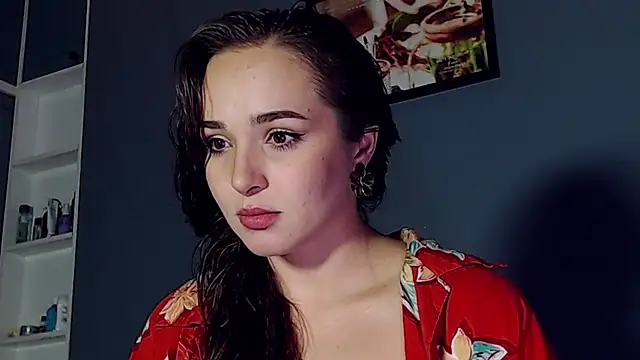 Snapshot of MeIisaLove chatting on December 7, 6:59 pm MeIisaLove online show from December 7, 6:59 pm