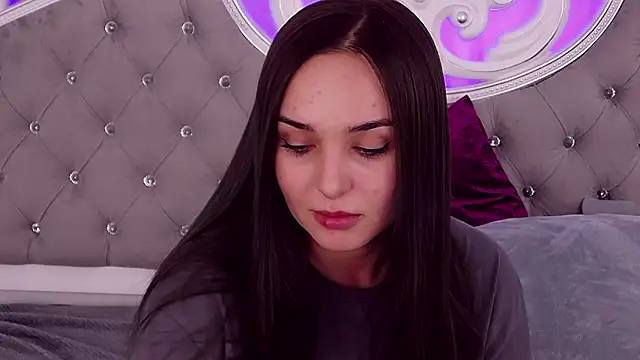 Snapshot of MeIisaLove chatting on March 21, 3:33 am MeIisaLove online show from March 21, 3:33 am