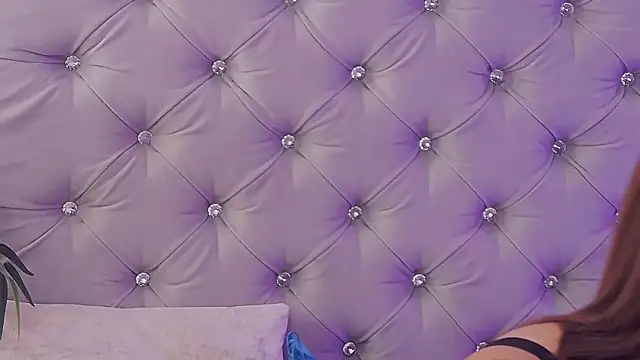 Snapshot of MeIisaLove chatting on September 17, 8:21 pm MeIisaLove online show from September 17, 8:21 pm