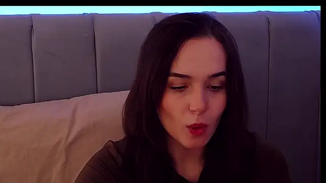 Snapshot of MeIisaLove chatting on November 22, 2:27 pm MeIisaLove online show from November 22, 2:27 pm