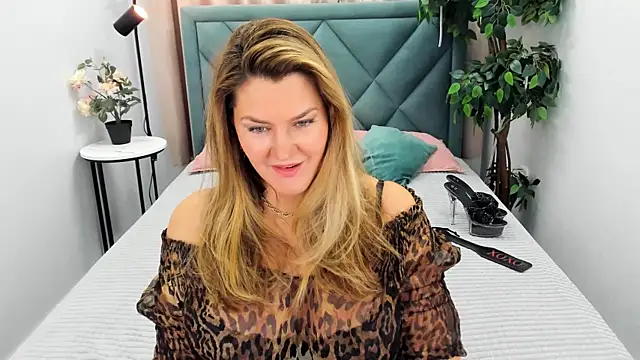 Adele Russo online show from September 14, 4:17 pm