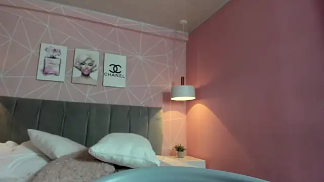 dolly zoe online show from January 18, 5:10 am