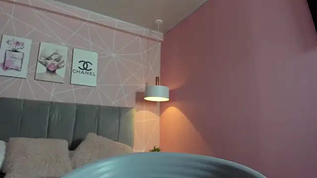 dolly zoe online show from February 13, 5:26 am