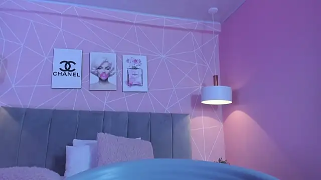 dolly zoe online show from February 17, 4:20 am