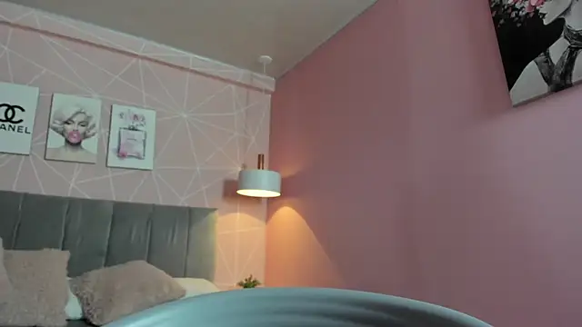 dolly zoe online show from February 18, 5:20 am