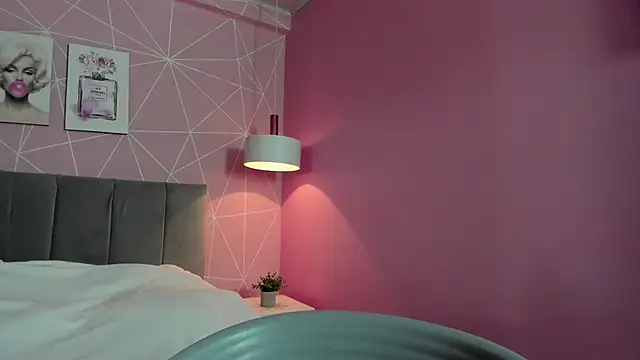 dolly zoe online show from March 19, 5:19 am