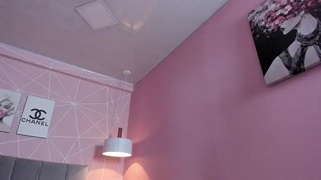 dolly zoe online show from September 9, 9:25 pm