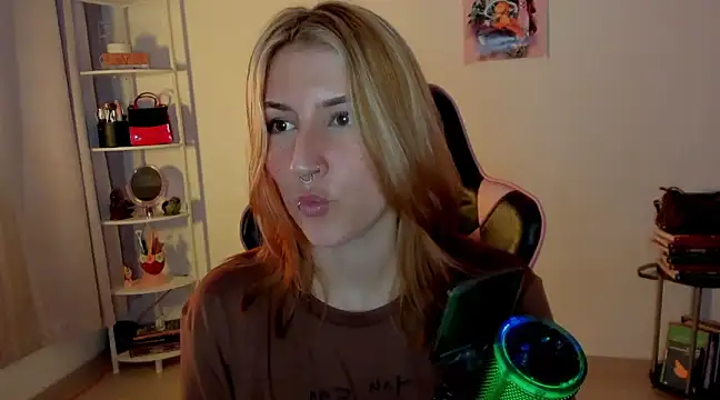 Dakotaa  online show from February 2, 10:49 pm