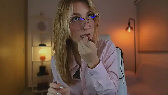 Dakotaa  online show from October 20, 5:30 am