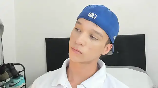 angelcortes online show from January 10, 10:46 pm