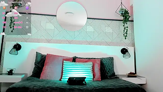 CoralineRicce  online show from December 17, 10:43 pm