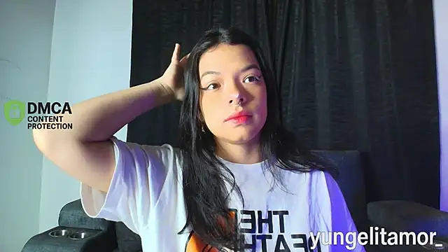 yungelitamor  online show from October 29, 4:59 am