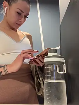 petrouchkaaa  online show from March 17, 9:22 am