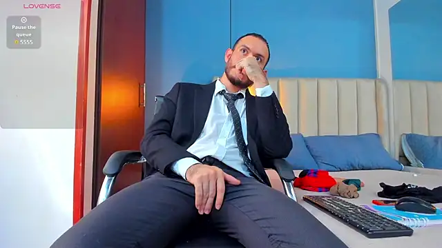 Snapshot of jeanpiere_ chatting on February 9, 2:29 pm jeanpiere online show from February 9, 2:29 pm