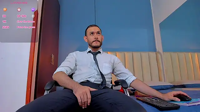 Snapshot of jeanpiere_ chatting on February 12, 4:01 am jeanpiere online show from February 12, 4:01 am