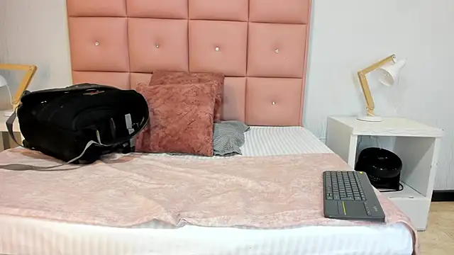 lhiamfit online show from November 14, 3:49 am