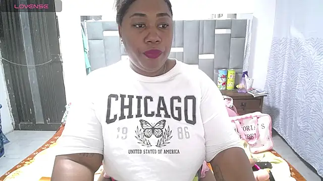 thickebonymilfF online show from January 31, 4:25 am